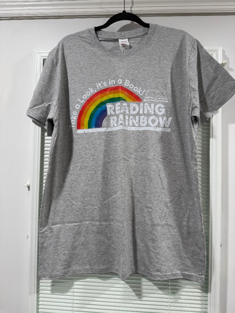 Reading Rainbow Womens gray t-shirt Size XL